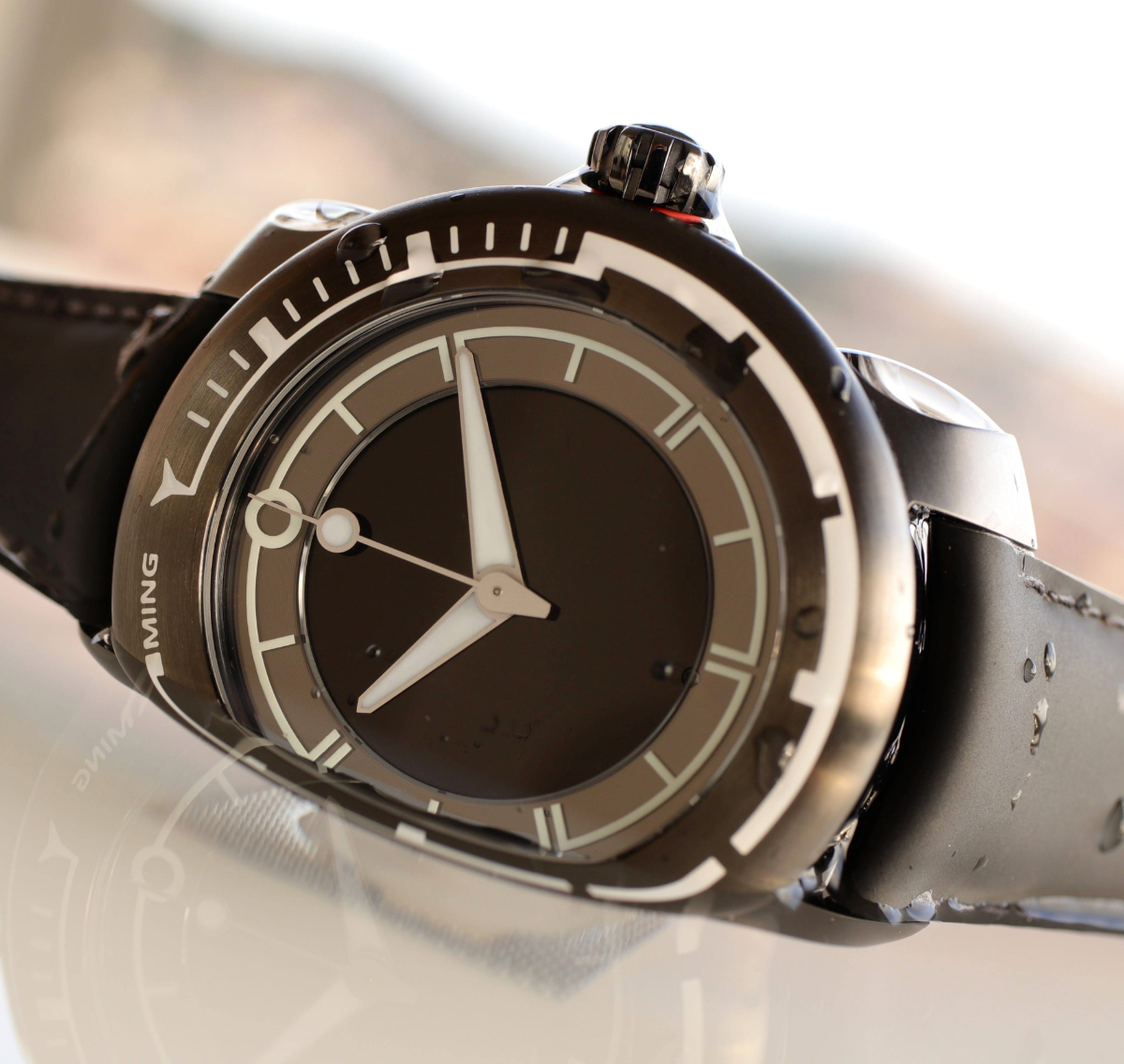 Ming 18.01 Diver